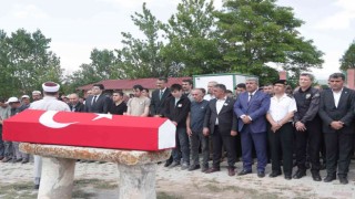 Kütahyada toprak altında kalarak hayatını kaybeden işçinin cenazesi defnedildi