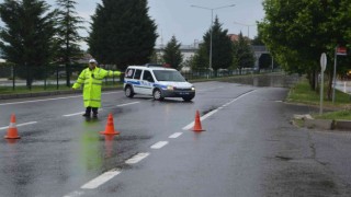Kütahyada yağış nedeniyle cadde ve sokaklarda su baskını yaşandı