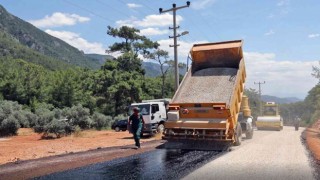 Kuyucak-Akyaka bağlantı yolunda asfaltlama çalışması