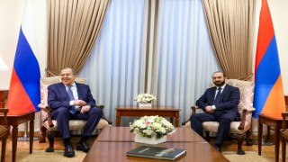 Lavrov: Ermenistan-Türkiye arasındaki ilişkilerin normalleşme sürecini memnuniyetle karşılıyoruz