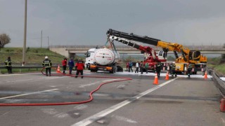 LPG yüklü tankerin devrildiği TEM Otoyolu 4,5 saat sonra trafiğe açıldı