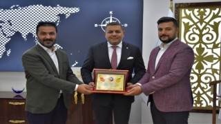 Malatya TSOdan başarıya plaket