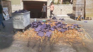 Maltepede palet devrildi, binlerce yumurta yola düşüp kırıldı