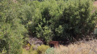 Manisada devrilen traktörün altında kalan çiftçi öldü