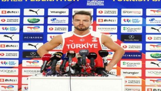 Melih Mahmutoğlu: Avantajlı gitmek için İngiltere maçı çok önemli