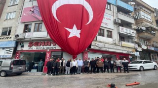 MHP Gemlik İlçe Başkanı Özcanbaz: Böyle bir günde Gemlik neden bayraklarla donatılmadı