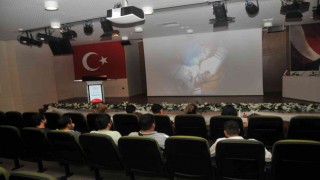 Mide kanseri ameliyatını hekimler canlı yayında izledi