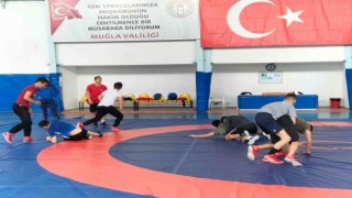 Milli güreşçilerin Köyceğiz kampı sürüyor