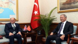 Milli Savunma Bakanı Akar, İngiltere Savunma Bakanı Wallace ile görüştü