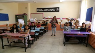 Minik öğrencilerin mektubuna sınır ötesindeki Mehmetçikten cevap geldi