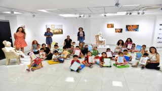 Minik ressamlar, Ahmet Yeşil Sanat Galerisinde buluştu