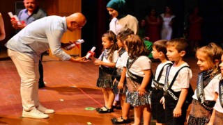 Miniklerin ilk diploma heyecanı