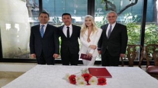 Mustafa Sandal, Melis Sütşurup ile Romada evlendi