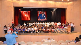 Nazillide başarılı öğrenciler ödüllendirildi