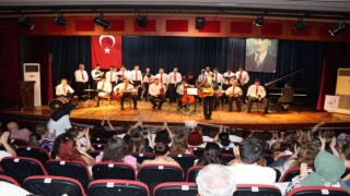 Nazillide Otizm Orkestrası ve Korosu konser verdi