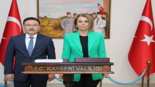 Nevşehir Valisi İnci Sezer Becelden Vali Gökmen Çiçeke nezaket ziyareti