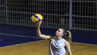 Niğde Belediyesporun Bayan Voleybol Takımı transferi tamamladı