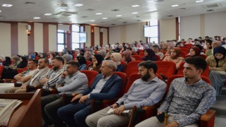 Niğdede İslami İlimler Fakültesi 1. Öğrenci Paneli yapıldı