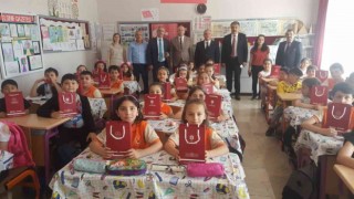 Öğrencilere diş fırçası ve macunu dağıtıldı