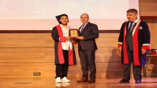 Oğuzeli MYOda mezuniyet sevinci