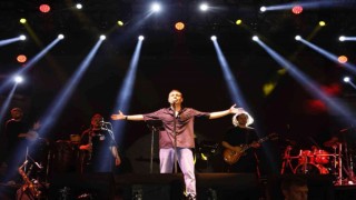 Oğuzhan Koç sevenlerine unutulmaz bir gece yaşattı