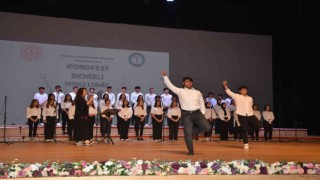 Okul koroları hünerlerini sahneledi
