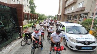 “Ormanlarımız yanmasın” diyerek Çanakkaleden İzmire pedal çevirdiler