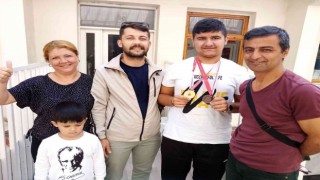 Otizmli oğlunun yarışmalara katılması için mücadele eden annenin haklı gururu