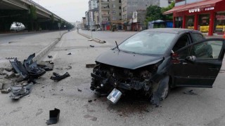 Otomobil ile kaldırıma çarpan sürücü ağır yaralandı
