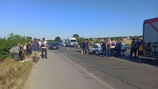 Otomobil park halindeki kamyonete çarptı: 1 ölü, 1 yaralı