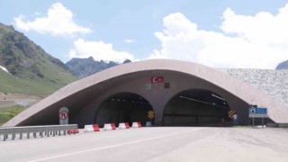 Ovit Tüneli ile ulaşım Rize-Erzurum arasında 4 yıldır yaz kış aksamıyor