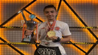 (ÖZEL) Eskişehirli genç kick boks şampiyonun hedefi Milli Takım