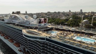 (Özel) İstanbul manzaralı dev gemide sinema keyfi