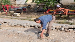 (ÖZEL) Sel suları parke taşlarını yerinden söktü, bir aileyi evsiz bıraktı