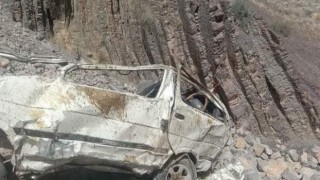 Pakistanda minibüs vadiye düştü: 18 ölü, 4 yaralı