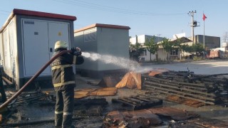 Palet deposunda çıkan yangın korkuttu