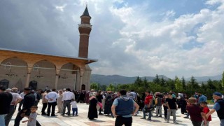 Pandemi yasaklarının ardından Afyonkarahisardan ilk hacı kafilesi uğurlandı
