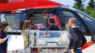 Parmak bebek ambulans helikopterle hastaneye sevk edildi