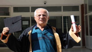 Pes etmedi, 63 yaşında kep fırlattı