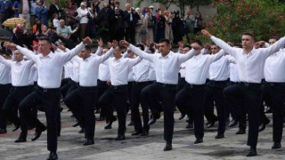 Polis adaylarından yemin töreninde ‘Zeybek gösterisi