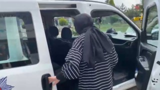 Polis ekipleri, öğrencileri sınavlarına yetiştirebilmek için zamanla yarıştı