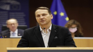 Sikorski: "Ukrayna'ya bağımsızlığını savunabilmesi için nükleer silah verilmeli"