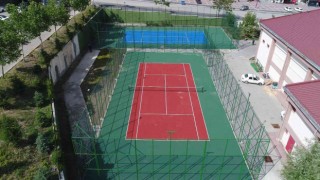 Pursaklar tenis için hazır