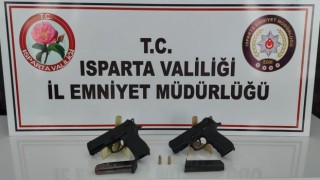 Ruhsatsız tabancalara el konuldu