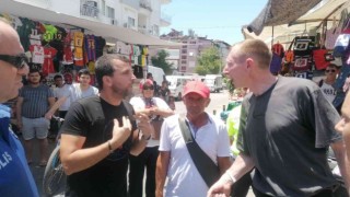Saat çalan Rus turist aileye esnaftan suçüstü