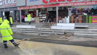 Sağanak sonrası sular altında kalan Akyurtta yaralar sarılıyor
