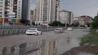 Sağanak yağış hayatı olumsuz etkiledi