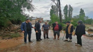 Sağanak yağış tarım arazilerini vurdu