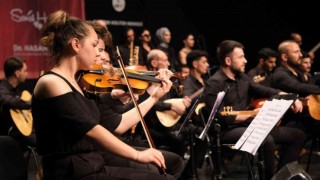 Sahne sanatları öğrencilerinin performansı ayakta alkışlandı