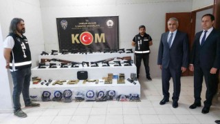 Samsun polisinden kaçakçılık operasyonu: 19 tabanca ele geçirildi, 4 kişi gözaltına alındı